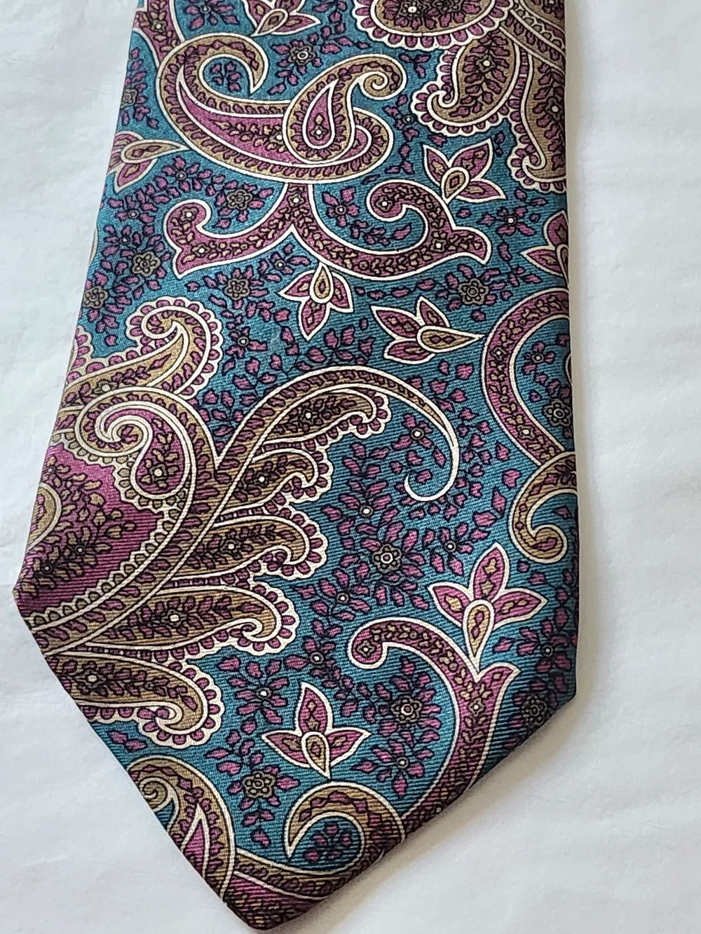 Marcus Neiman Marcus Collection Silk Paisley Tie Handmade USA Blue Purple 3.75